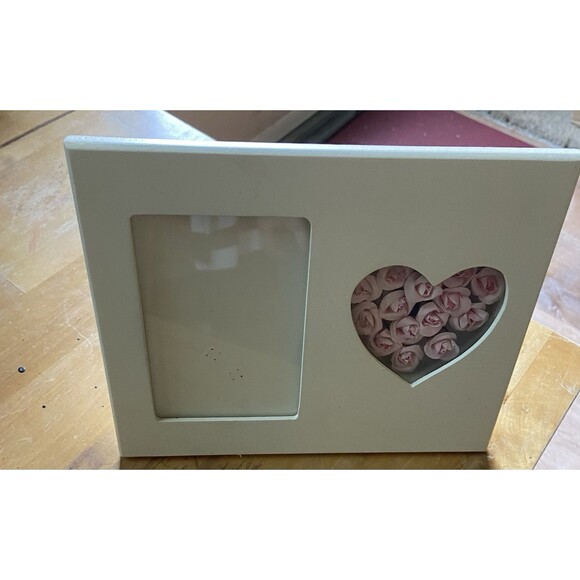 Heart - Shaped Picture Frame  White Wooden Frame with Heart-Shaped Floral Inset - Picture 2 of 3